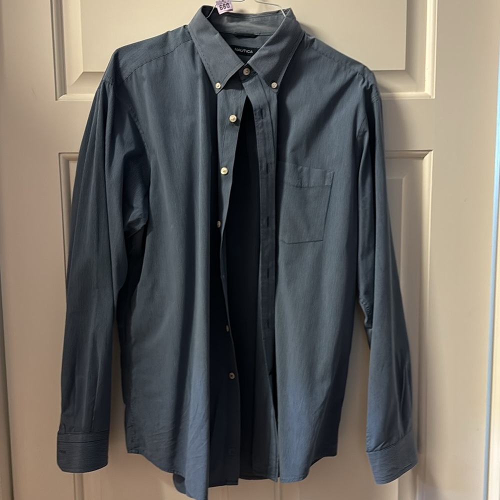 EUC Nautica XL Long Sleeve Button Down w/pocket